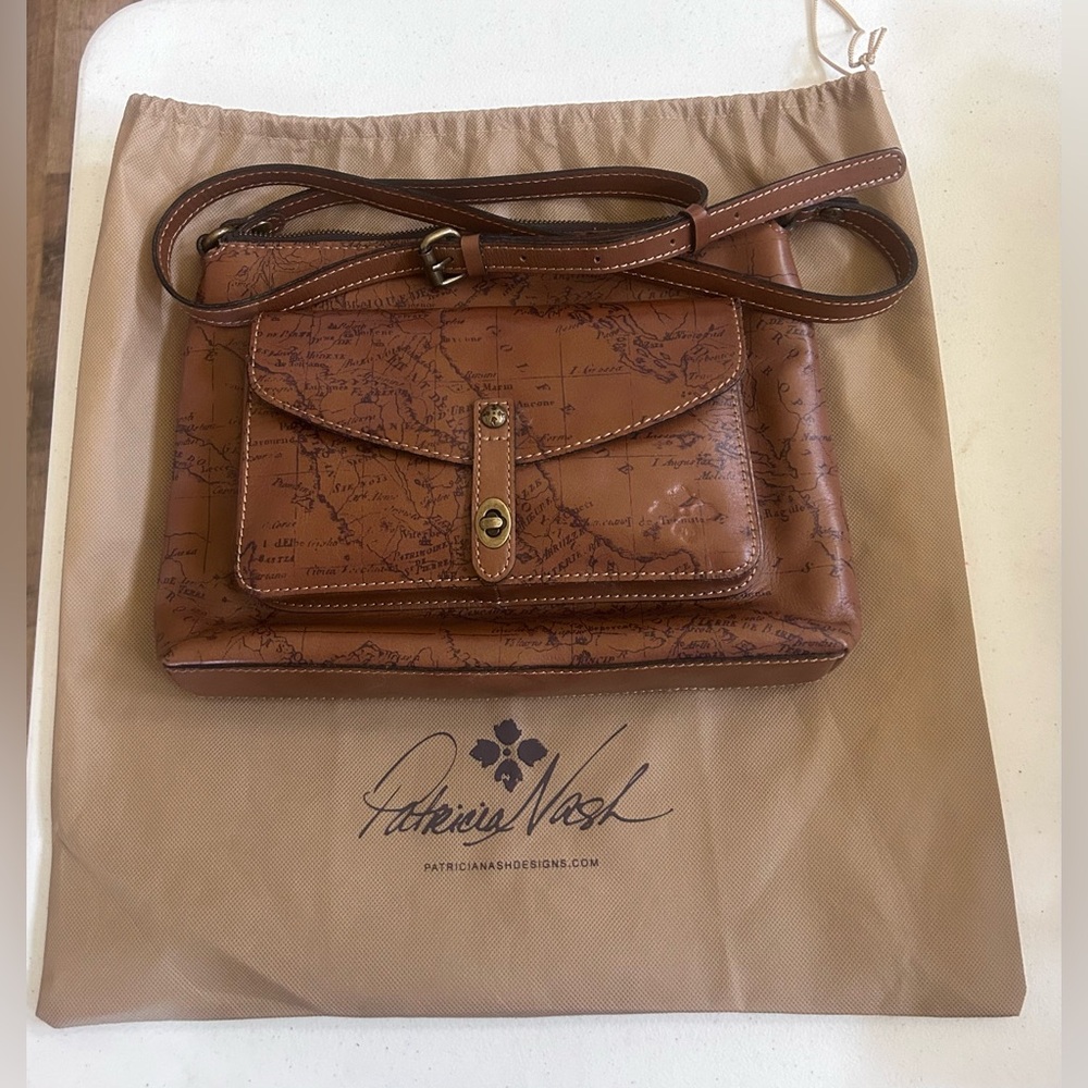 Like new Patricia Nash crossbody purse.